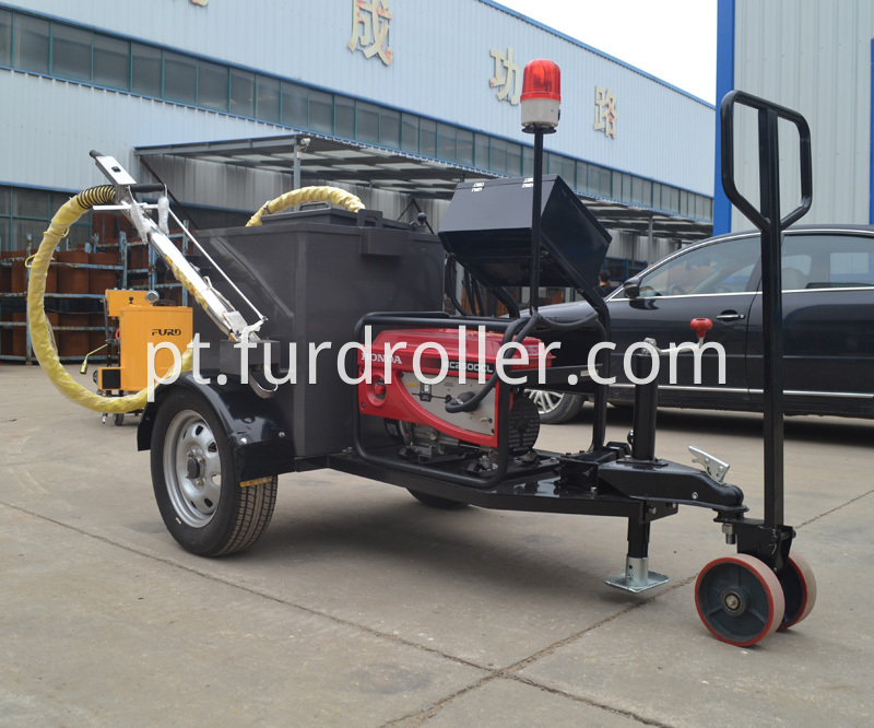 asphalt sealing machine